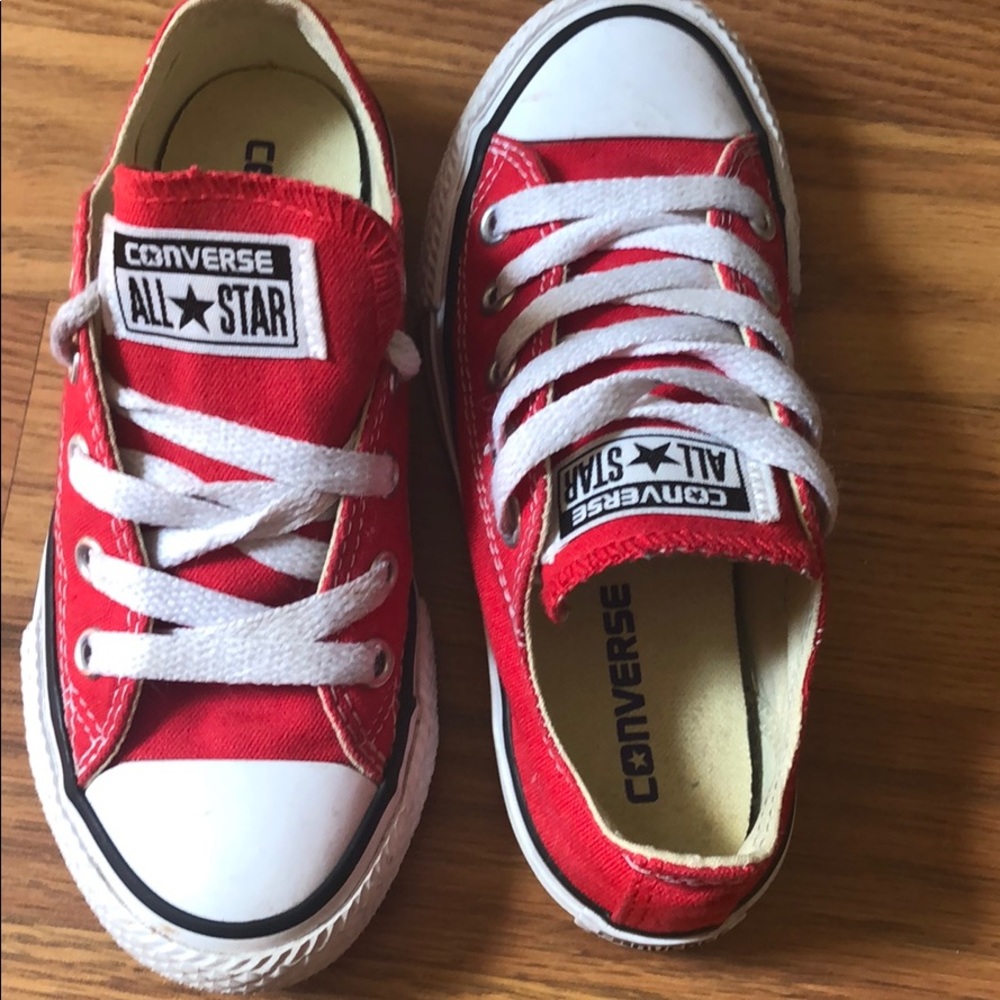 CONVERSE RED size: 11 kids